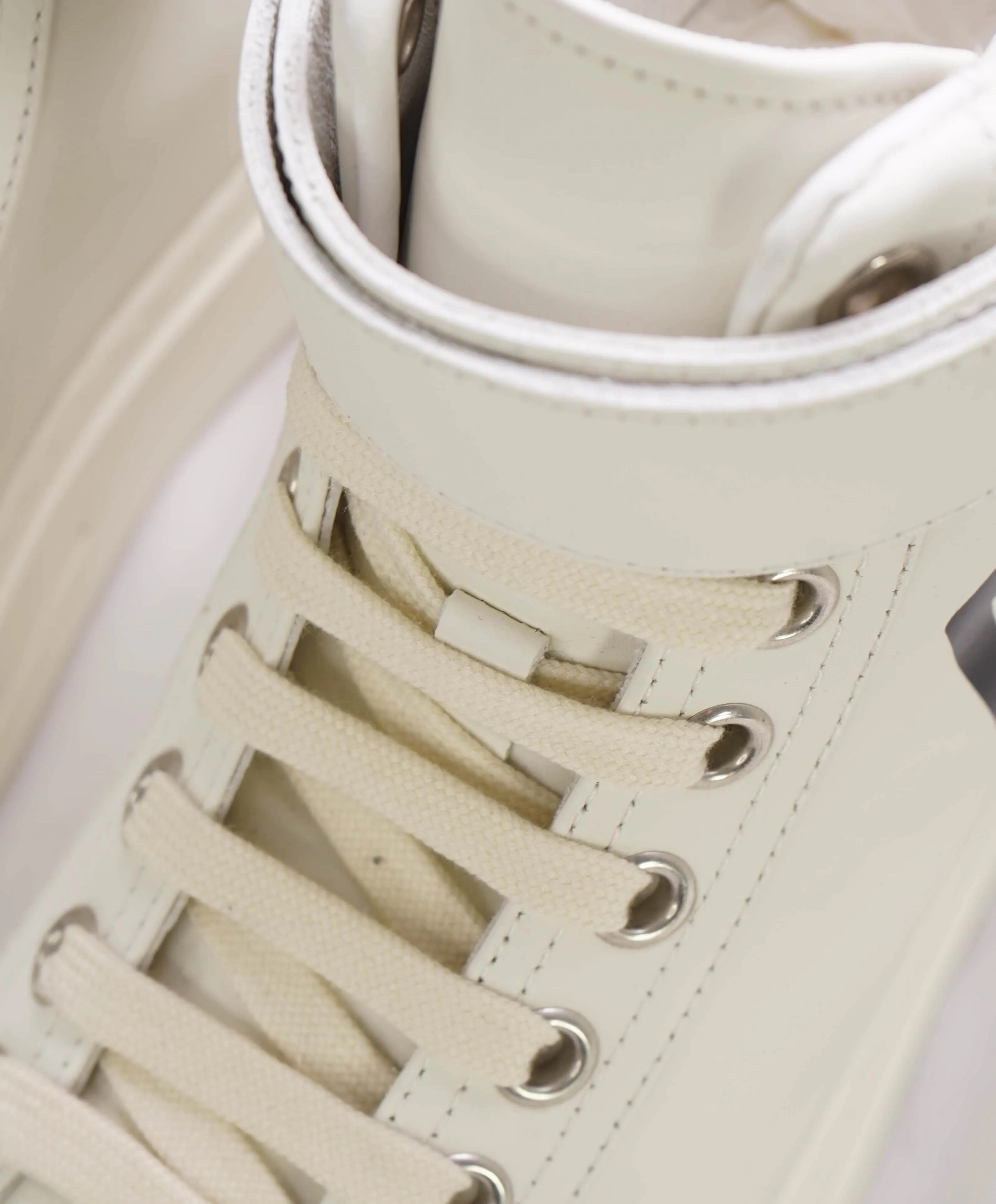 $1,100 SALVATORE FERRAGAMO - *AYR 2* Logo Black/White High Top Sneaker - 7.5 US
