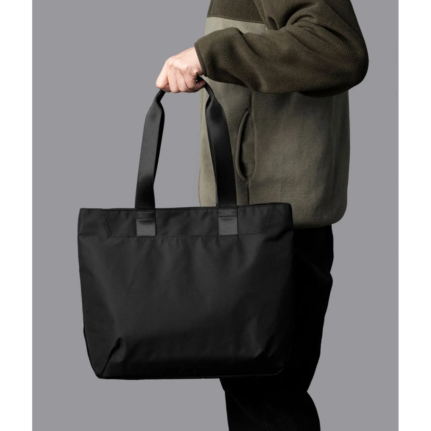 ALPAKA Elements Tote Bag (M) Axoflux 210D (Black/Grey)