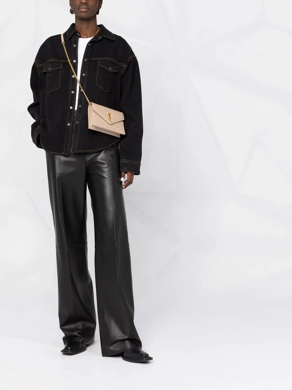 Cassandre leather wallet on chain