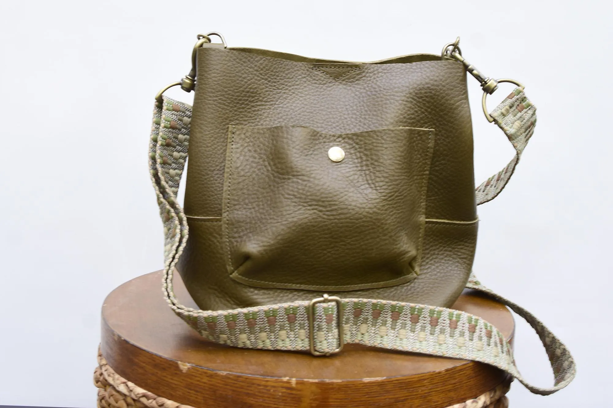 Catalita Small Leather Shoulder Bag