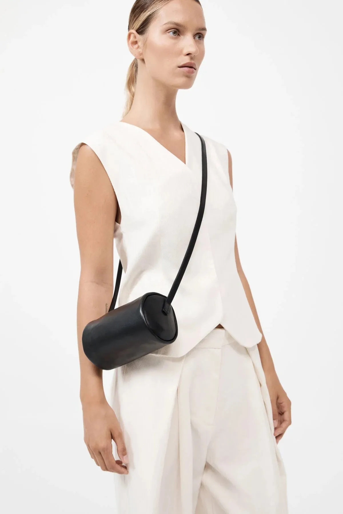 Connolo Sling Pouch