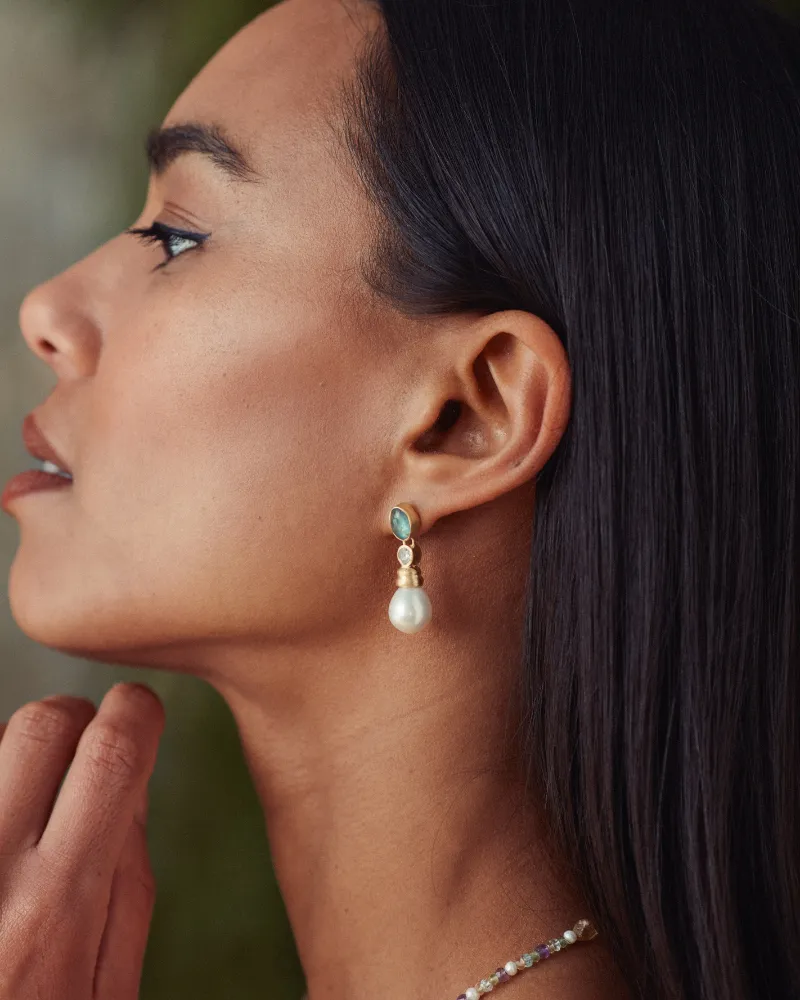 Dilly earrings with apatite, crystal and pearl