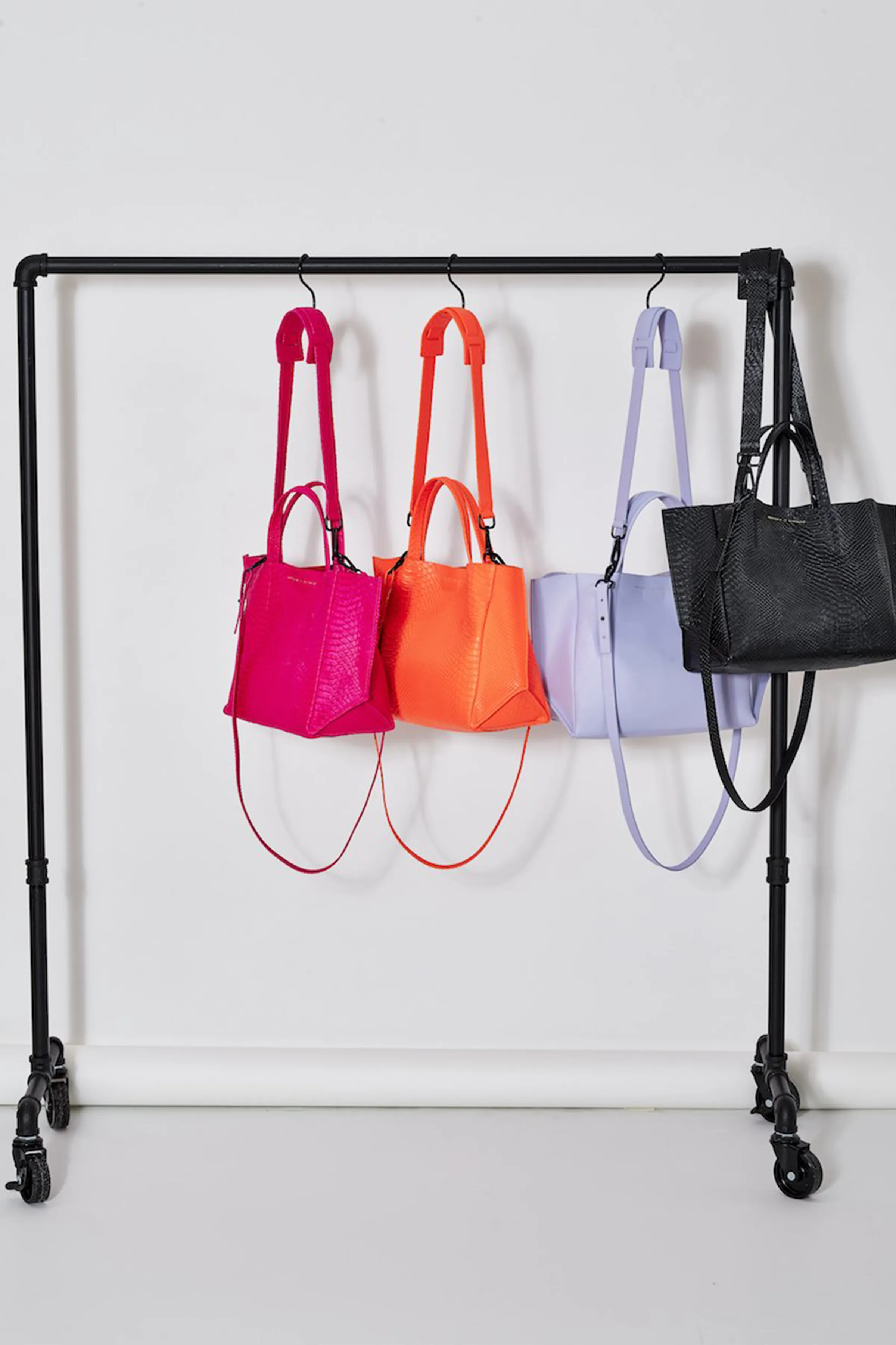 LEATHER SHOULDER STRAP