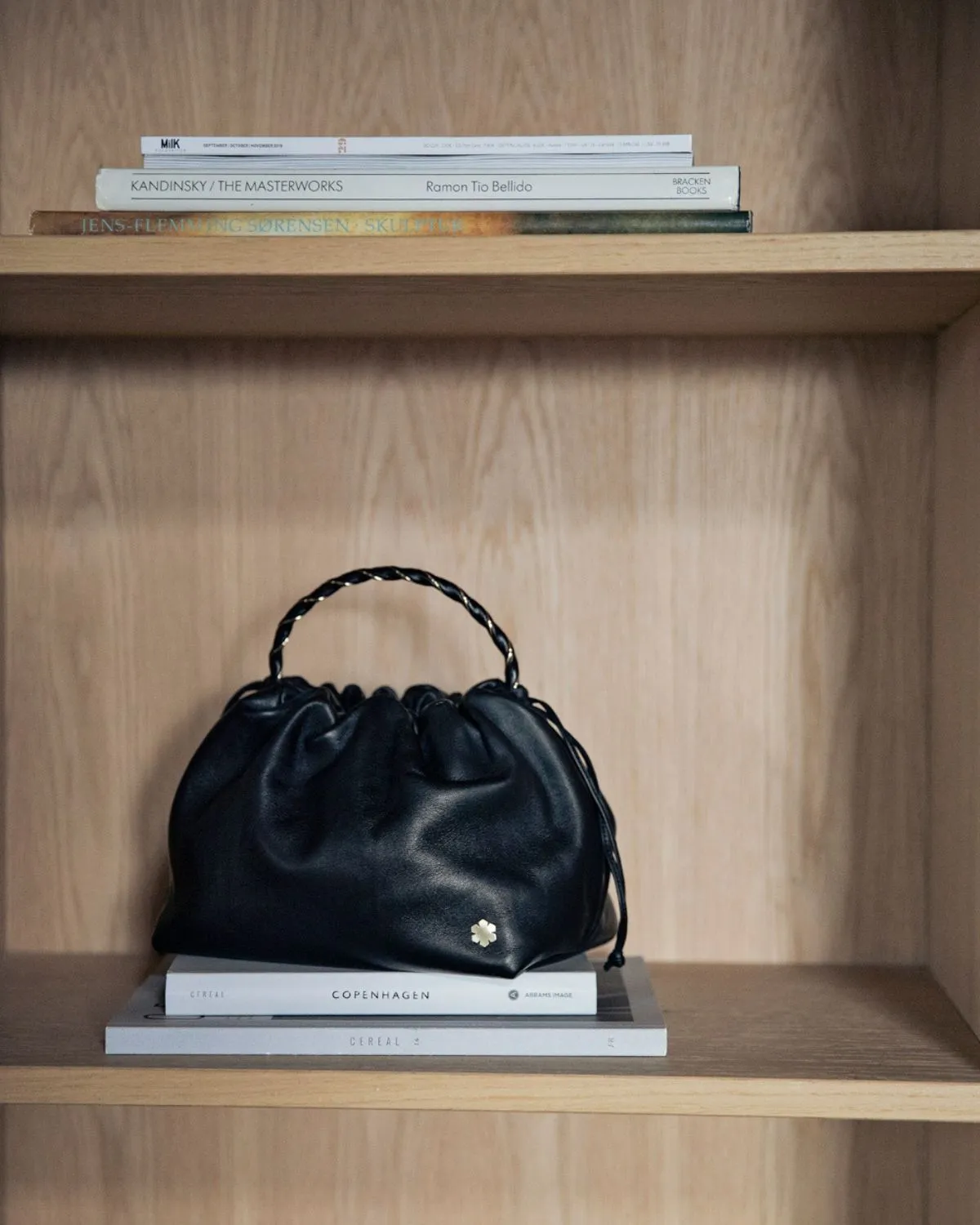 LEATHER TWIST BAG