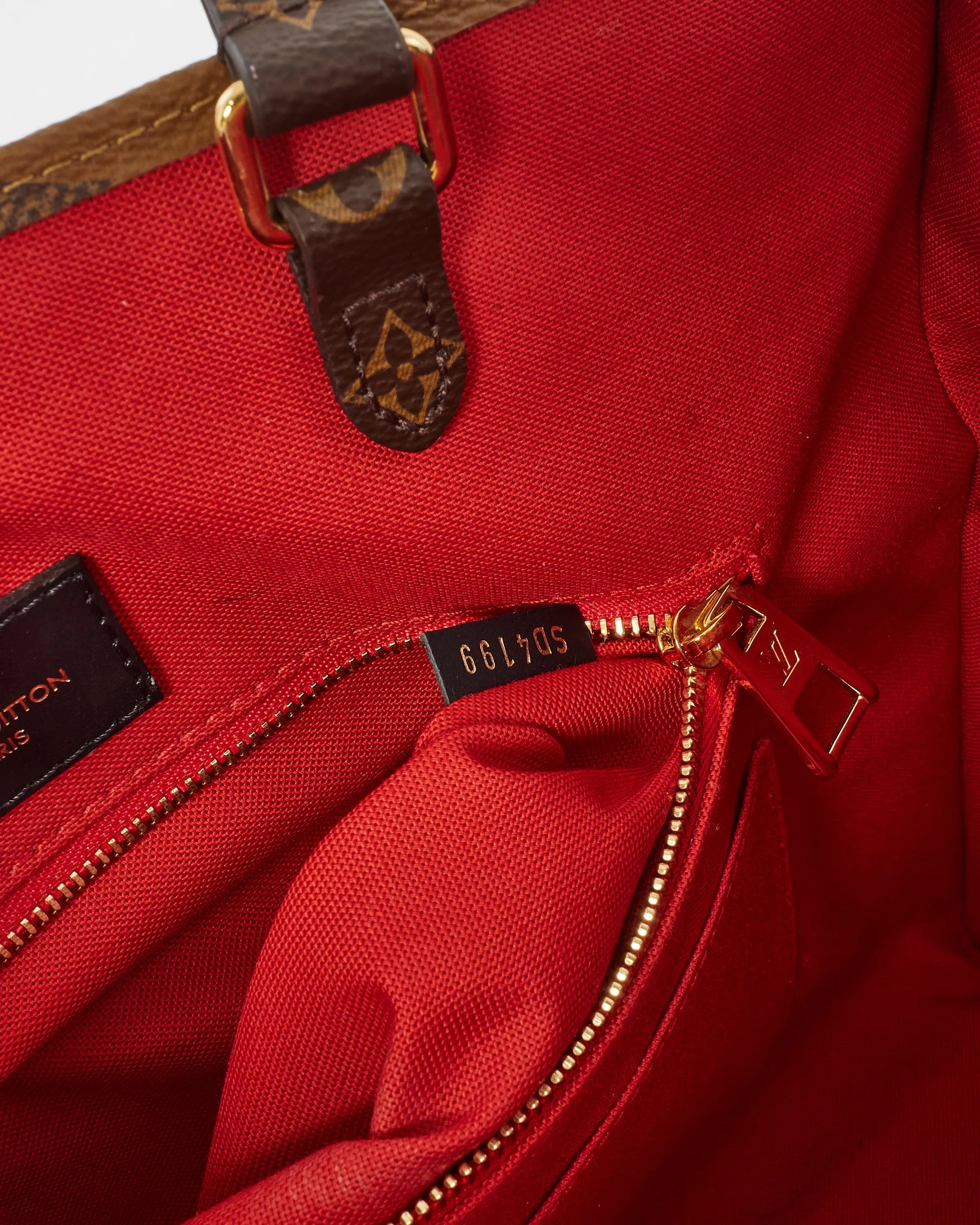 Louis Vuitton Giant Monogram Canvas OnTheGo MM Bag