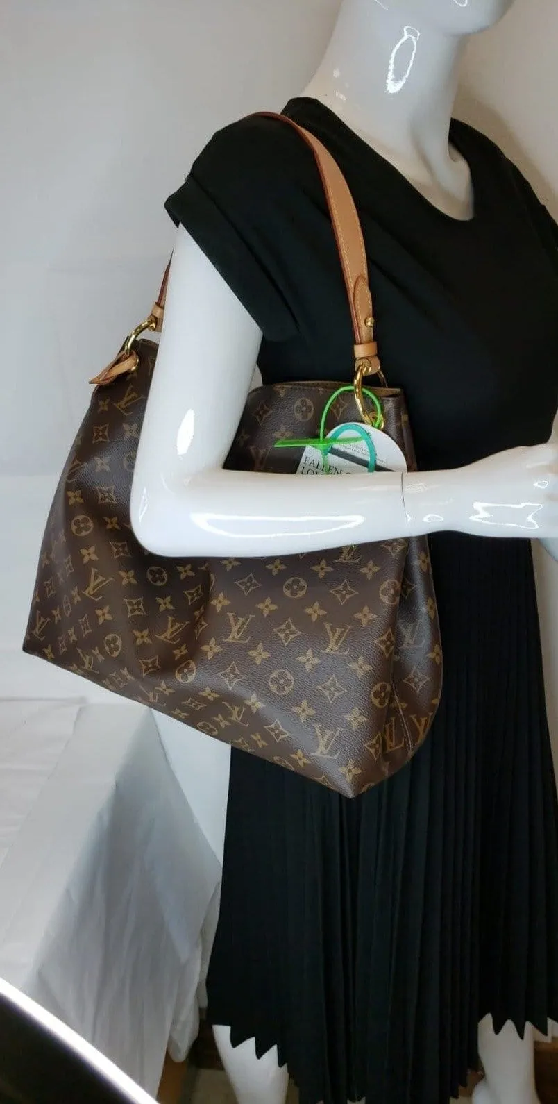 LOUIS VUITTON Graceful MM Monogram Canvas Shoulder Bag Brown