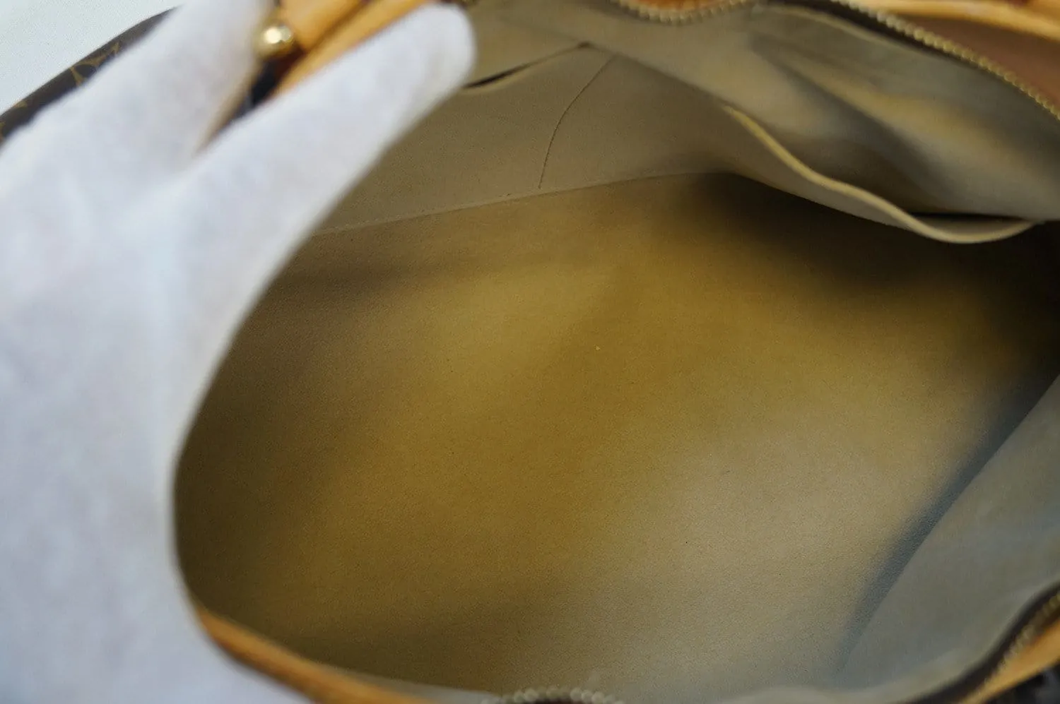 LOUIS VUITTON Monogram Boetie MM Shoulder Handbag - Sale