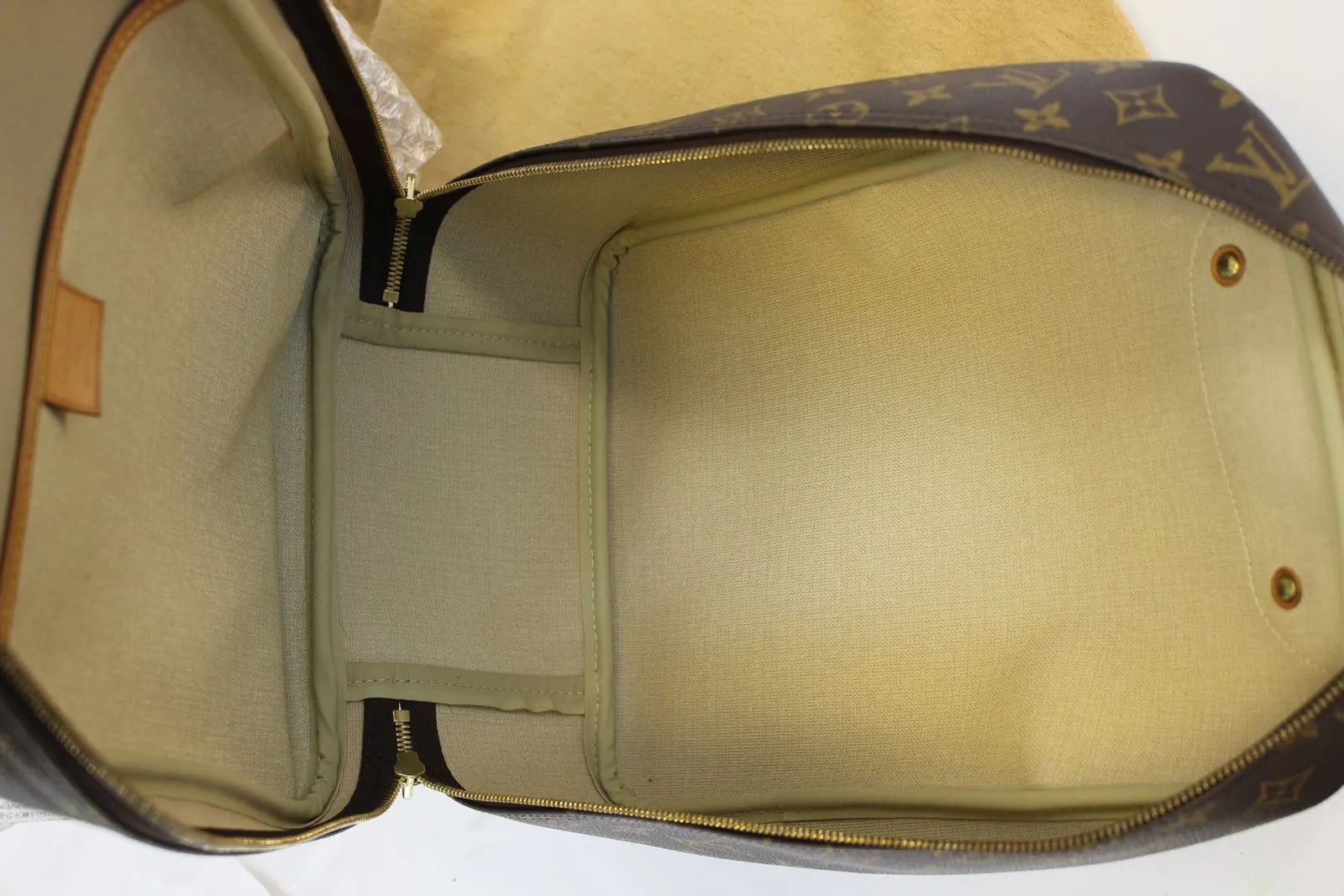 LOUIS VUITTON Monogram Excursion Handbag - Final Call
