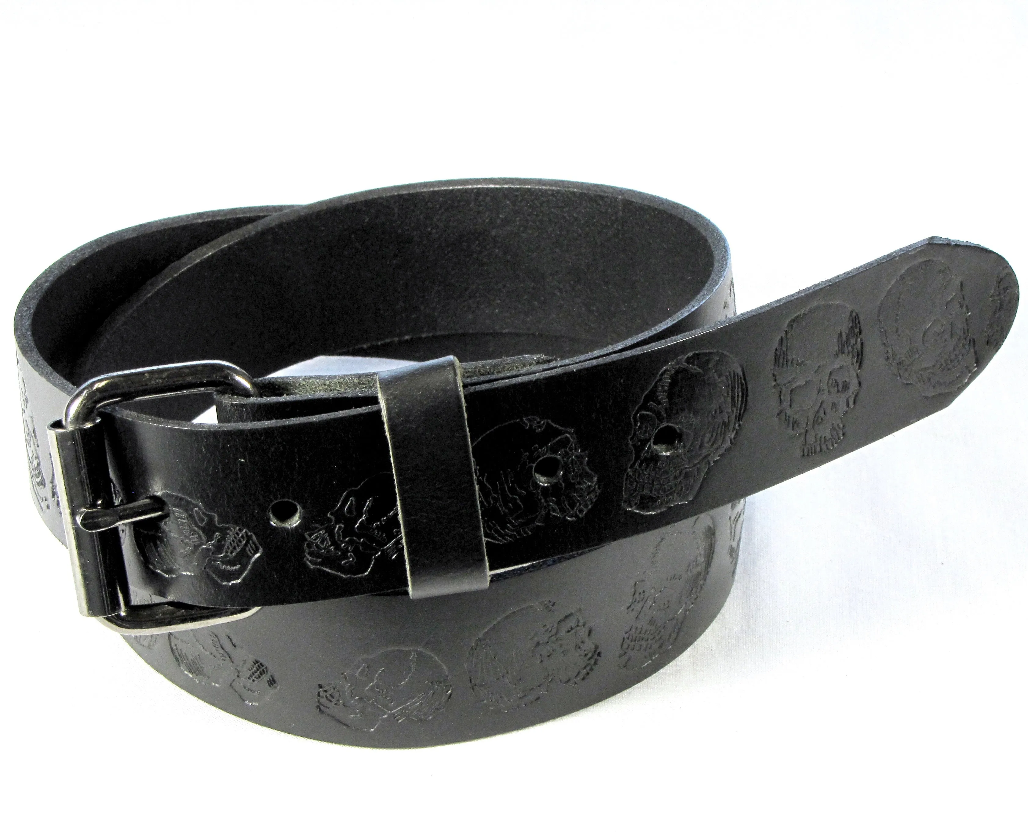 M003G  1 1/2" Embossed Skull Belt