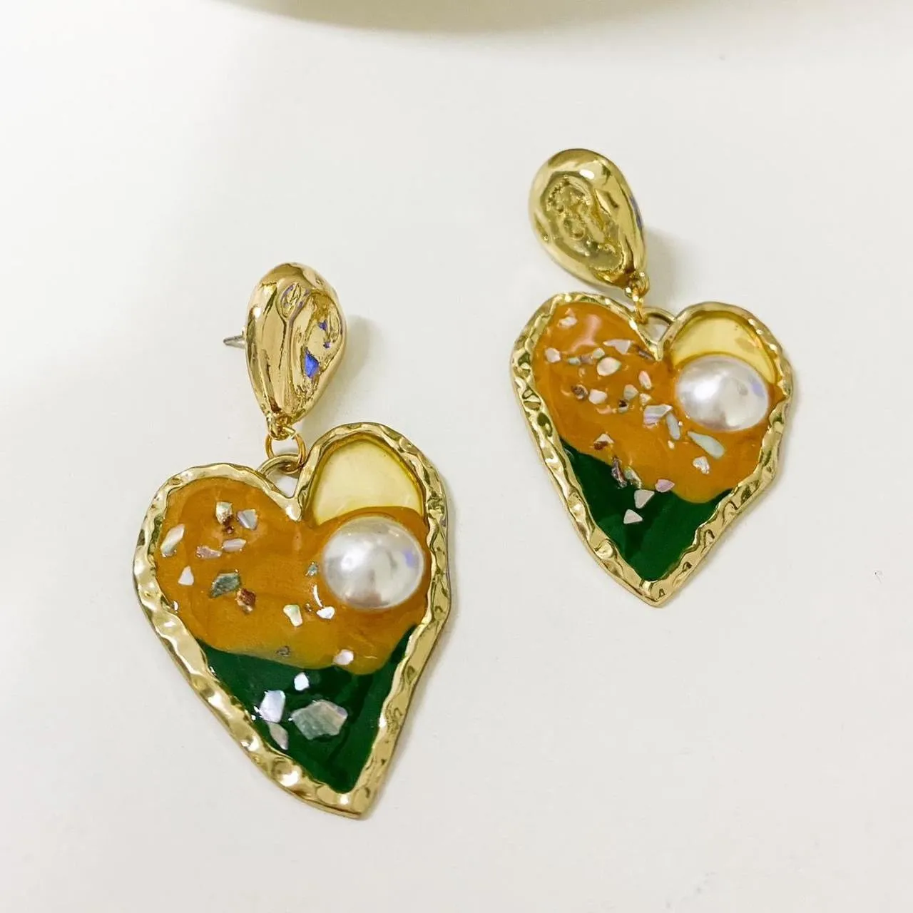 Resin Pearl Heart Earrings