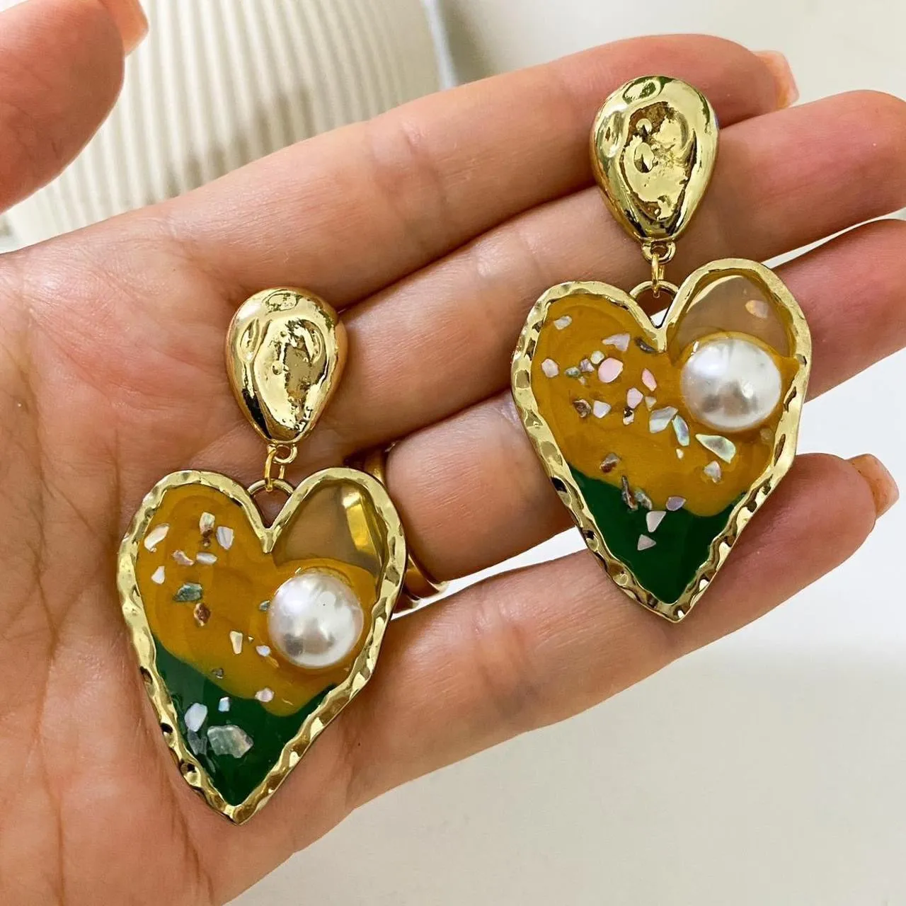 Resin Pearl Heart Earrings