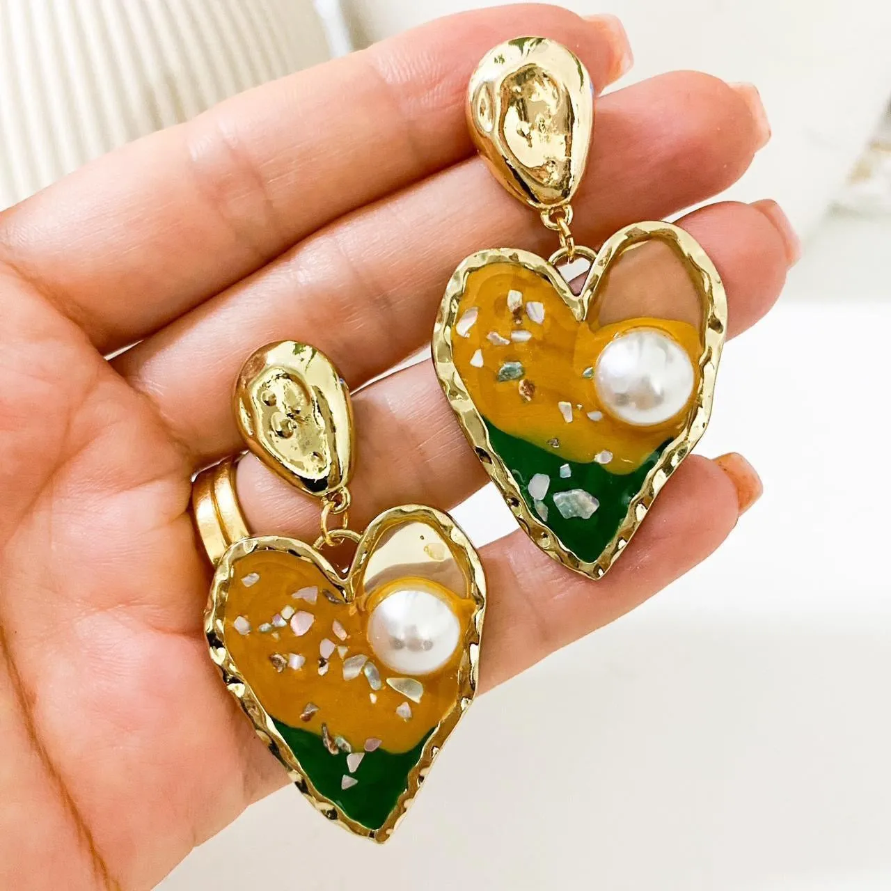 Resin Pearl Heart Earrings