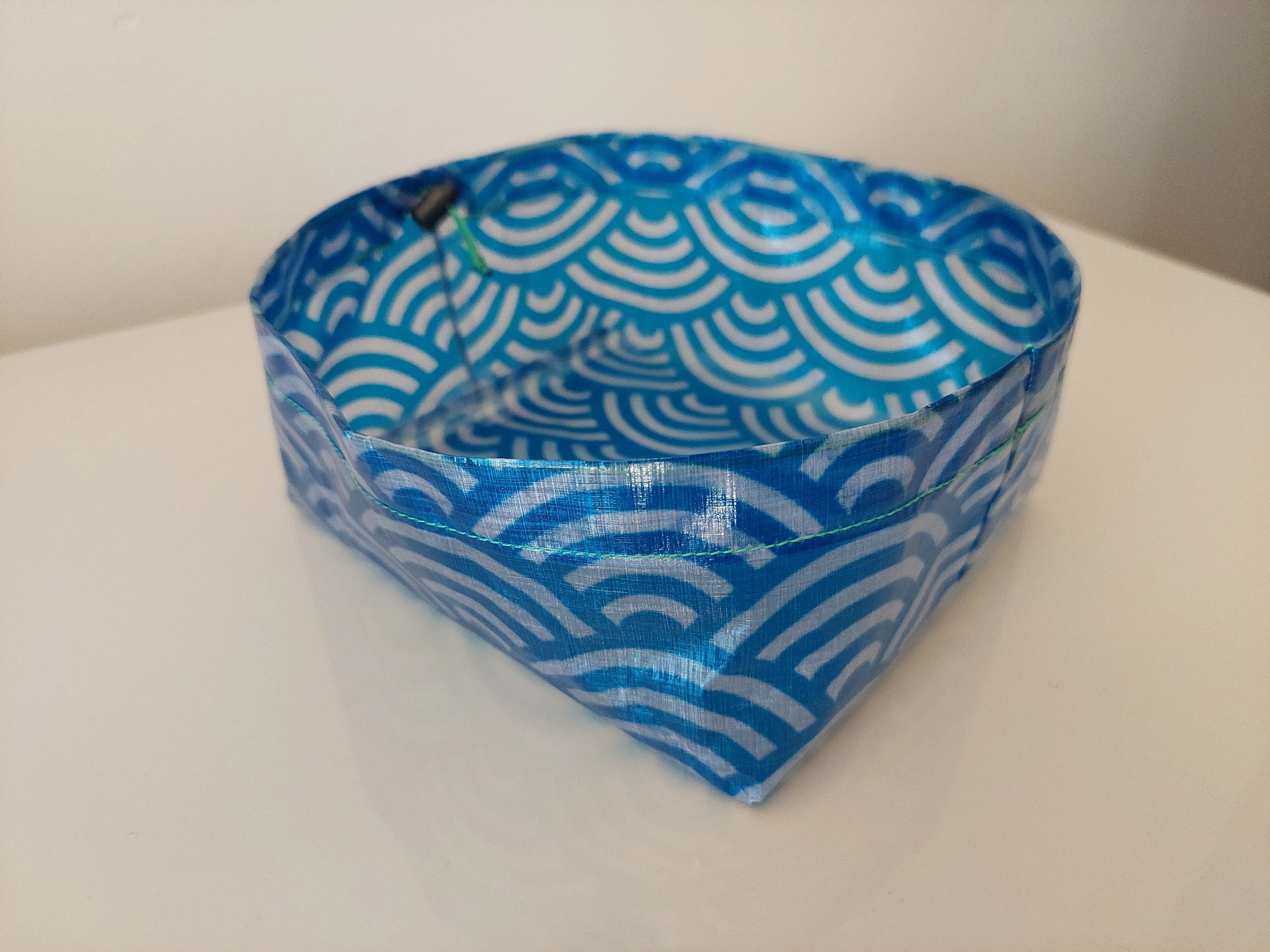 Superlight Dog Bowl - Japanese Waves Dyneema
