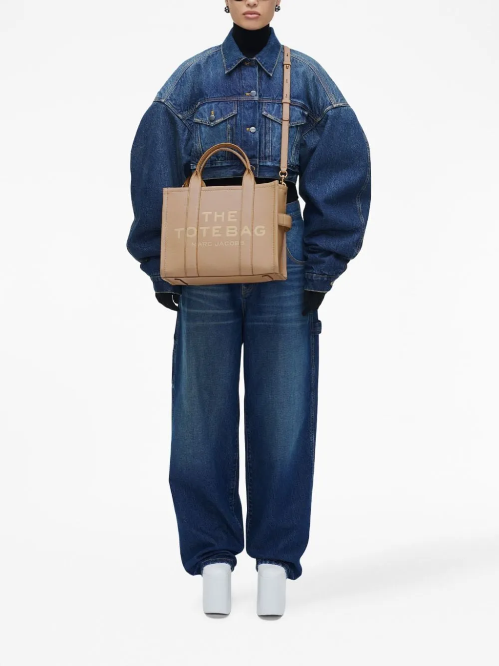 The tote bag medium leather tote