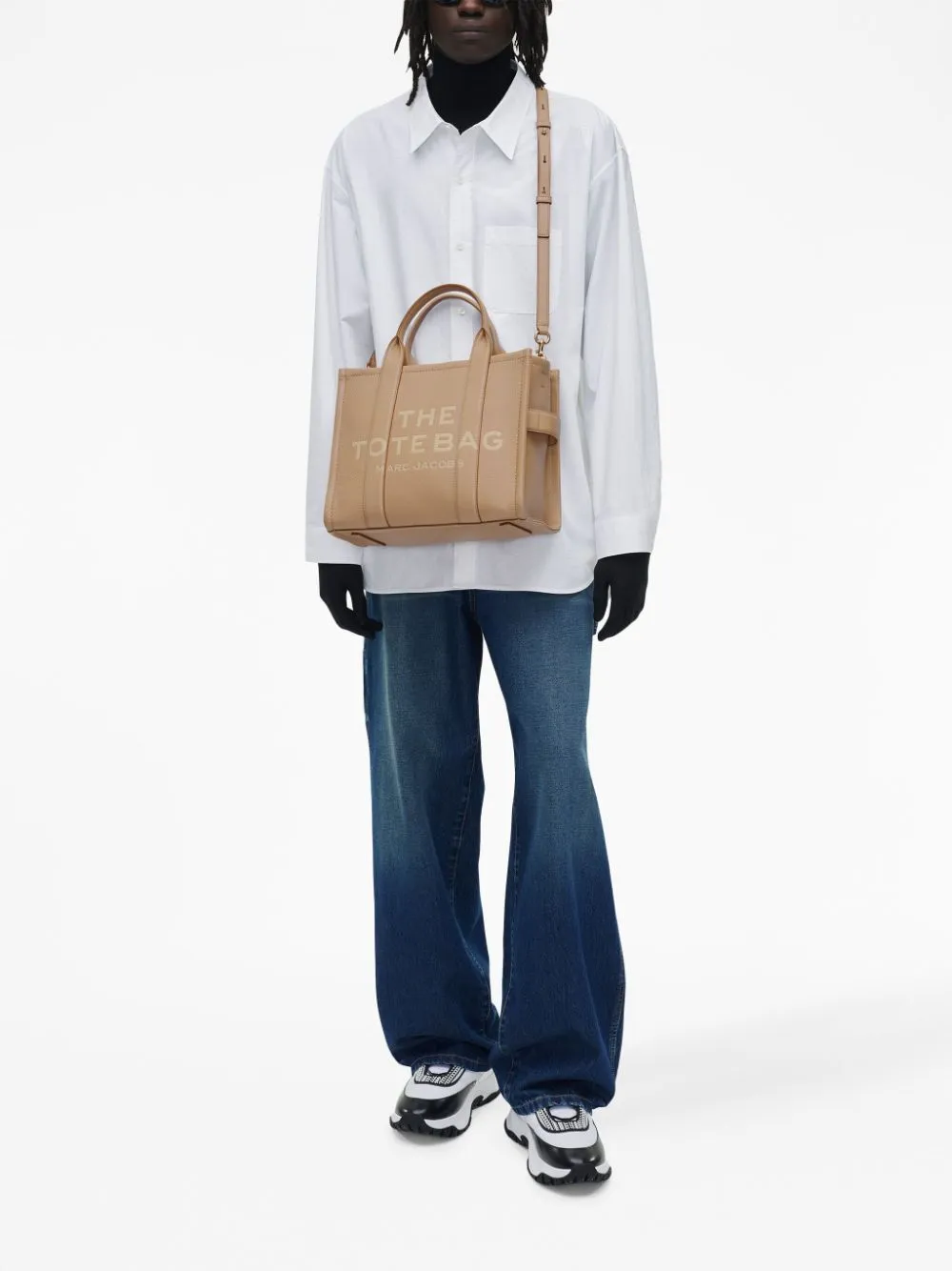 The tote bag medium leather tote