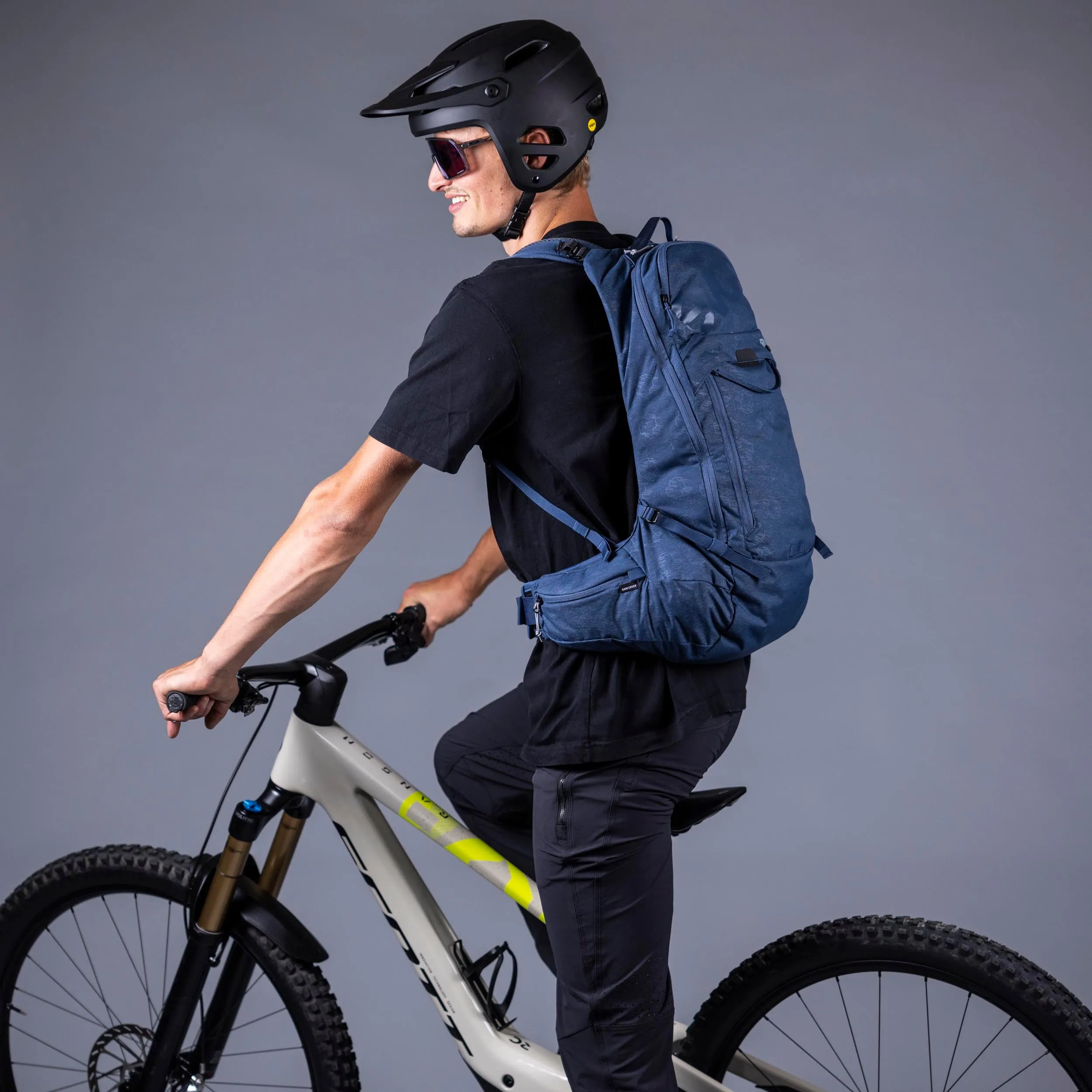 TRAIL PRO 16