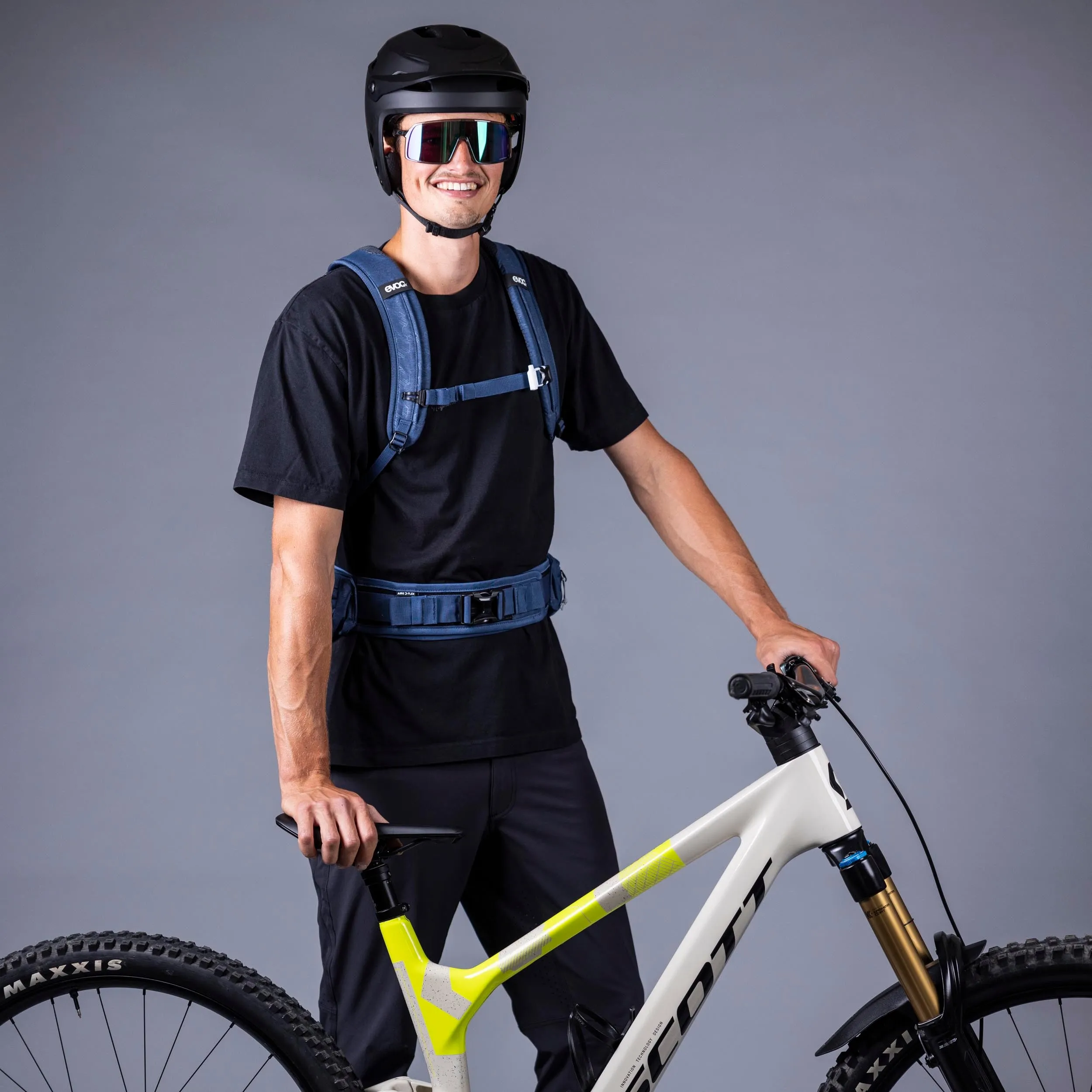 TRAIL PRO 16