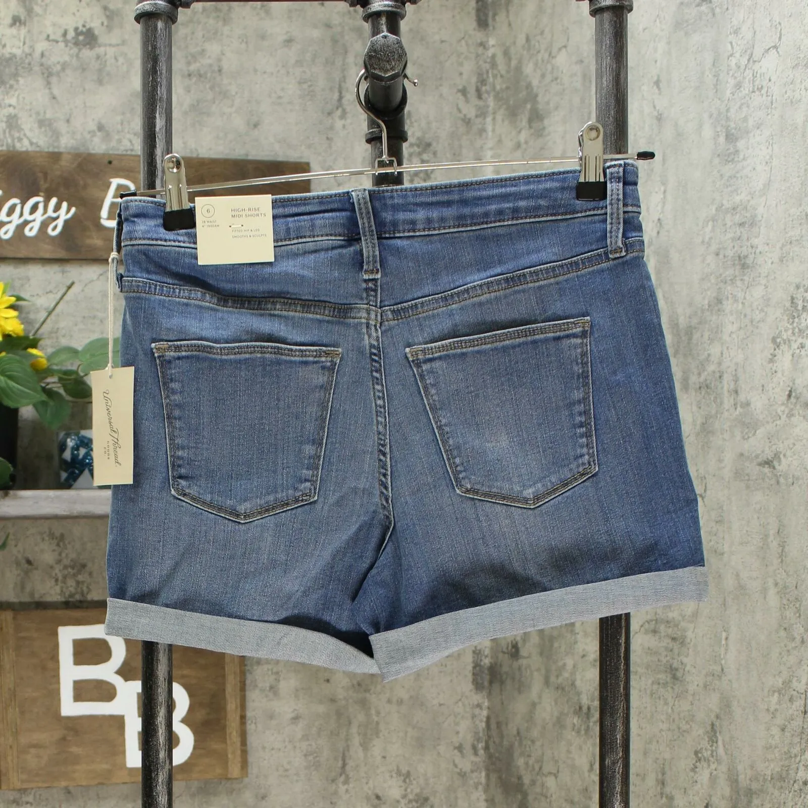 Universal Thread Women's High Rise Short Jean Shorts