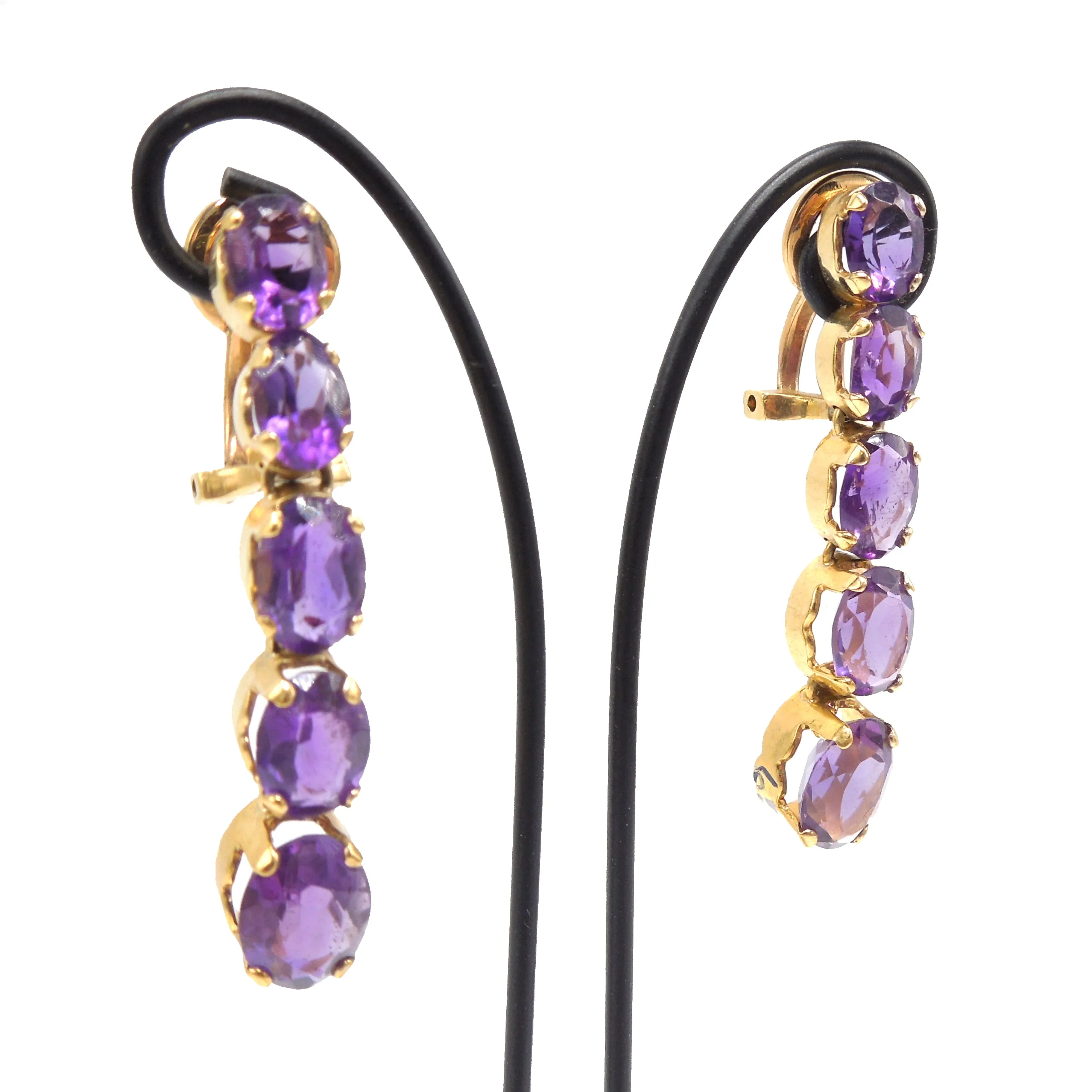Vintage Oval Amethyst Clip-on Drop Earrings in 18K Yellow Gold